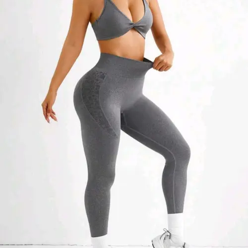 Conjunto de top y licra levanta glúteos #7's photo #1