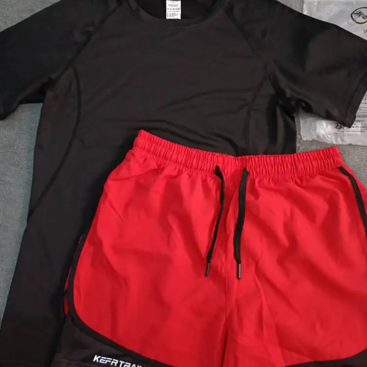 CONJUNTO DE PULOVER DE COMPRESIÓN + SHORT CON LICRA — imagen 1